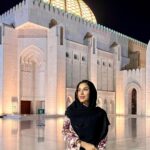 Sophie Choudry Instagram - Eid Mubarak to everyone across the world that’s celebrating! And Chand Mubarak to those celebrating tomorrow ! Love, peace and prosperity🙏🏼🤲🏼💕🌙 #grandmosque #muscat #sultanqaboosgrandmosque #eidmubarak #eid2022 #sophiechoudry #chandmubarak 📸 @harryrajput64 Sultan Qaboos Grand Mosque