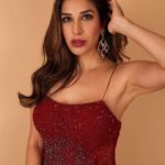 Sophie Choudry Instagram – She’s like red wine… bold, strong, tempting❤️‍🔥

Outfit @rohitgandhirahulkhanna 
Styling @tanimakhosla 
Earrings @farahkhanworld 
Rings/bracelet @niajbyshradha 
Makeup @ambereenyusuf 
📸 @yashasvisharma 

#ootn #styleinspo #redgown #eventdiaries #glam #vavavoom #sophiechoudry #tuesdaymood #potd