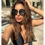 Sophie Choudry Instagram - Sunkissed sundays😎 #summertime #sundayvibes #sunkissed #poolday #poolsideposer #sophiechoudry #weekendvibes