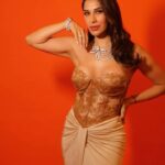 Sophie Choudry Instagram – I can keep a secret…❤️‍🔥

🎥 @lakshaysachdevaphotography 

#eventdiaries #giglife #hostesswiththemostess #curves #ootn #feellikeamermaid #styleinspo #sophiechoudry #coolforthesummer #trending #reelitfeelit 

Outfit @shantanunikhil 
Styling @tanimakhosla 
Necklace @farahkhanworld 
All other jewellery. @niajbyshradha 
HMU @ambereenyusuf