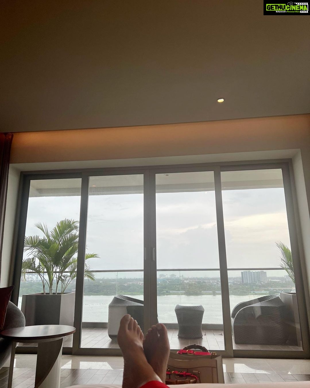 Sophie Choudry Instagram - A crazy 48hrs from Mumbai to Kochi to Udaipur back to Mumbai, cancelled flights, a pit stop in Bangalore, yummy food, sunshine, rain, no sleep but a heart full of gratitude💕🙏🏼 #giglife #mylifein48hours #traveldiaries #kochi #udaipur #lovewhatyoudo #gratitude #sophiechoudry #myindia #stilllearningtheartofphotodumps
