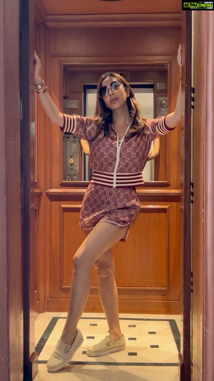 Sophie Choudry Instagram - The things you can do in an elevator😋 #transformation #transformationtuesday #lotd #glam #reelitfeelit #sophiechoudry