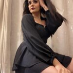 Sreemukhi Instagram - May 🖤✨ Birthday month! More pics on stories! 😝 Outfit @divya_varun_official Make up @nookesh.malla Hair @shivaji_makeup_studios #may2022 #sreemukhi #birthdaymonth