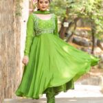 Sreemukhi Instagram - SAREGAMAPA ✨✨ Eid special ✨⭐️ Styling @hemamanohar1 Outfit @sr_label_by_yaminireddy Jewellery @bcos_its_silver @artsy_chic_jewelry PC @chinthuu_klicks Makeup @nookesh.malla #saregamapa #eidspecial #sreemukhi