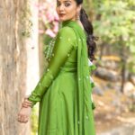 Sreemukhi Instagram - SAREGAMAPA ✨✨ Eid special ✨⭐️ Styling @hemamanohar1 Outfit @sr_label_by_yaminireddy Jewellery @bcos_its_silver @artsy_chic_jewelry PC @chinthuu_klicks Makeup @nookesh.malla #saregamapa #eidspecial #sreemukhi