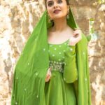 Sreemukhi Instagram - SAREGAMAPA ✨✨ Eid special ✨⭐️ Styling @hemamanohar1 Outfit @sr_label_by_yaminireddy Jewellery @bcos_its_silver @artsy_chic_jewelry PC @chinthuu_klicks Makeup @nookesh.malla #saregamapa #eidspecial #sreemukhi