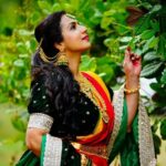 Sruthi Hariharan Instagram - ಹಸಿರೆಲೆಗಳ ನಡುವೆ ಹೂವು ಇದ್ದಲ್ಲಿ ನೋಡಲು ಬಲು ಸುಂದರ ....... So ಇಲ್ಲಿ ಹಸಿರಿತ್ತು ಹೂ ಇರಲಿಲ್ಲ ......ಹಾಗಾಗಿ ನಾನ್ ನಿಂತಿದ್ದೀನಿ ...... Bangalore, India