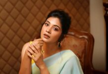 Sshivada Instagram - Be a soul full of sunshine🌞☀️ Clicked by : @_shutter_magics_ MUA : @meeramax_makeupartist_ Assisted by : @sajeesh_s_0619_make_over Stylist: @kenusjoseph Saree : @handloomcreations Earring : @elegant_drapes_sneha Ring :@adorebypriyanka Video: @the_motomatrix Assistant photographer:@_mr_travelholic_ Location : @udshotels . . . . . #sareelove #yellow #yellowsaree #photography #happiness💕 #liveyourlife #loveyourlife #lovewhatyoudo #positivevibes UDS Hotels