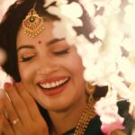 Sshivada Instagram – Naan pizhai nee mazhalai ❤️

Vc: @bhagathmakka 
In frame: @sshivadaoffcl 
Mua: @makeupramchennai 
Hair stylist: @hairstylistkumar 
Stylist: @rajvarmaa_ 
Jewelry: @prabhujewellers
Studio: @bettermaxstudio 
Lights: @mohanlights 
Assist: @varadaraj
@magilan_08 Valasaravakkam