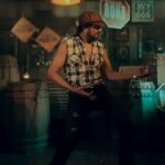 Sudeep Instagram - Heyyy jaqqiiiiii @jacquelinef143 ... ua request is here ,,,,,,,my 1st ever reel.,,,, fo you... 🥂🥂🥵🥶 #RaRaRakkamma #RaRaRakkammahookstep #VikrantRona