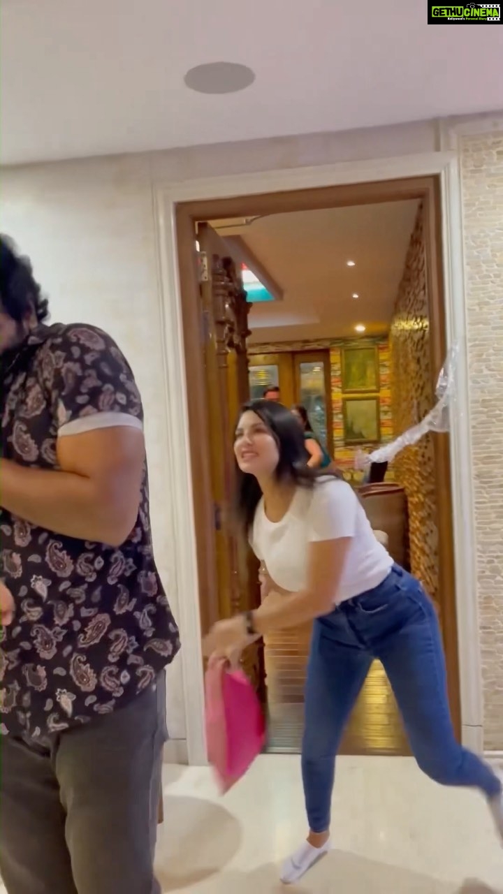 Sunny Leone Instagram - Tag that friend who does this!! Here's me and @rajputpaayal teaching @vishnumanchu a lesson!! 😂😂 #Reelsinstagram #prankvideos #reelitfeelit