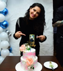 Sunny Leone Instagram - Part 2 . . . 📷 @snehzala