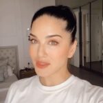 Sunny Leone Instagram - Will you join me on my IG LIVE? 🎁I dream of Sunny Prize🎁 WINNER of @idreamofsunnynft Week 1 contest will join me on a very special INSTAGRAM LIVE this weekend!! If you haven't bought it yet then check out LINK IN BIO NOW. The winning combination has been announced in my previous post and you can try to buy those winning cards or else you can always get the JOKER card and use it to finish your winning combo!! Just few days left so hurry up and fulfil your dreams!! #SunnyLeone #NFTCommunity #NFTGiveaway #nftart #NFTshill #Polygon #PolygonNFT #btc #doge #opensea #Airdrop #NFTGame