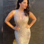 Sunny Leone Instagram - Such a pretty gown! Outfit by @chiselbymr Jewellery by @blingsutra @ascend.rohank Styled by @hitendrakapopara Assisted by @tanyakalraaa Hmu @jeetihairtstylist @kin_vanity