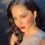 Sunny Leone Instagram - Such a pretty gown! Outfit by @chiselbymr Jewellery by @blingsutra @ascend.rohank Styled by @hitendrakapopara Assisted by @tanyakalraaa Hmu @jeetihairtstylist @kin_vanity