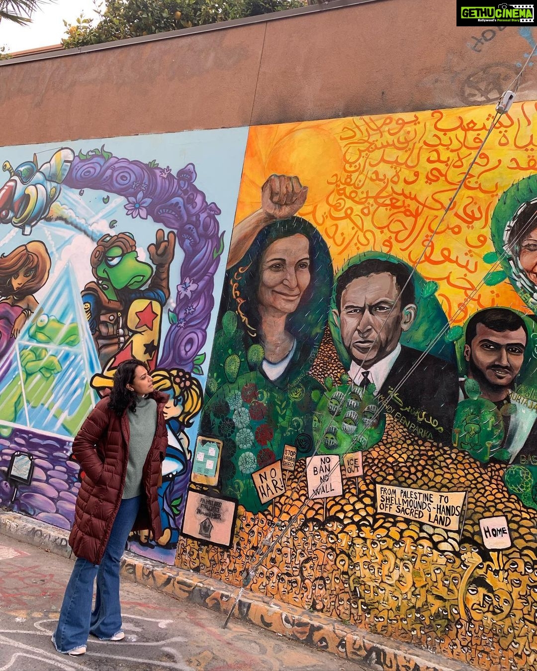 Swara Bhaskar Instagram - First visit to #sanfrancisco Forgot to post pics.. so here is a dump.. some gorgeous street art, yummy hot chocolate, a visit to a quaint bookshop, lots of walks and the love and indulgence of family! #throwback #feelsoblessed #travelgram #sanfran #streetart San Francisco, California