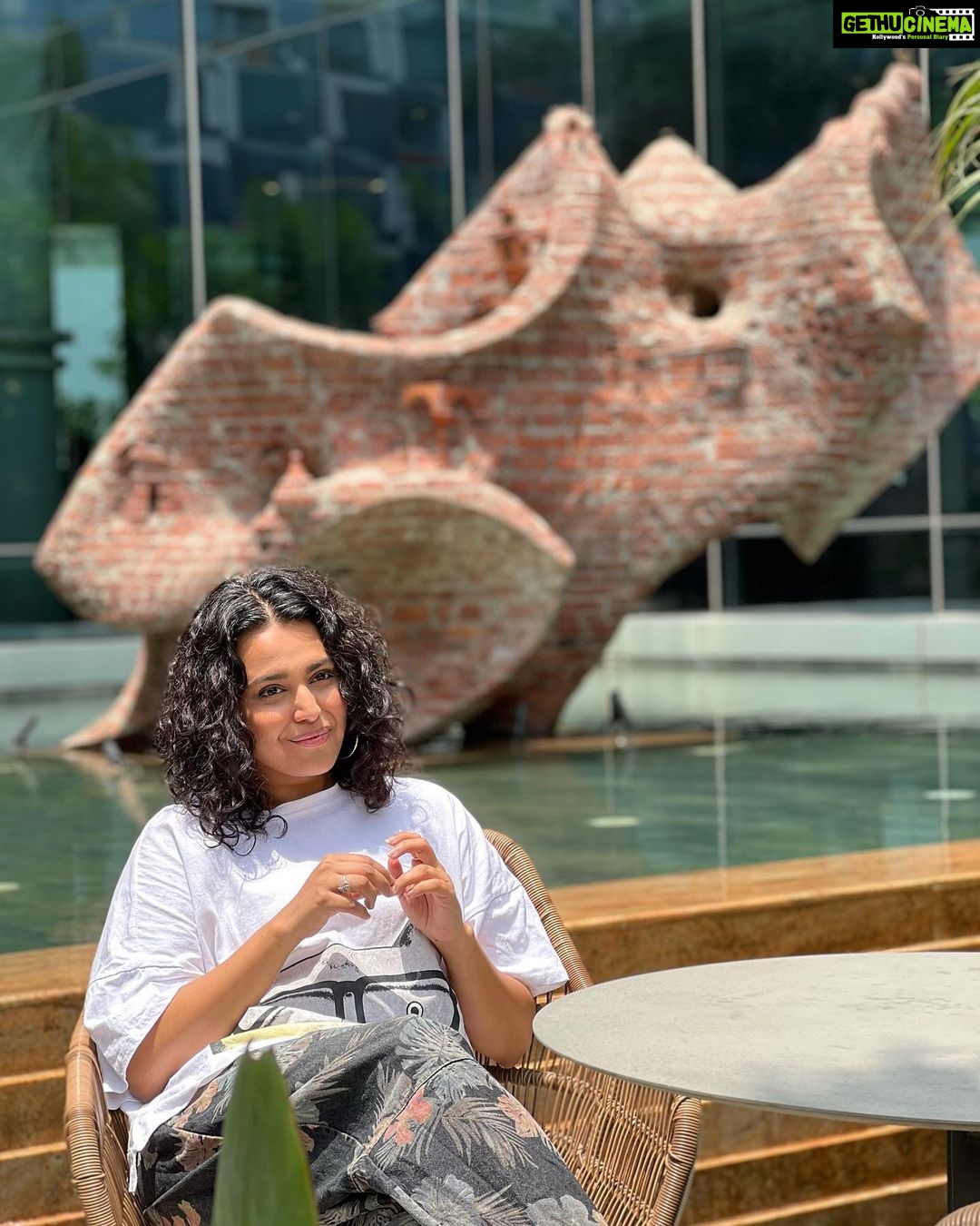 Swara Bhaskar Instagram - Getting hospitality right every. single. time! @andazdelhi @andaz my favorite spot for staycations, meetings and magazine cover shoots in the national capital! Not to mention dinners and lunches ‘coz the kitchen is just fab! Thank you Sunakshi, Anum and Jaspreet and team for the warmth and care! Can’t wait to be back!! #notanad #recommended Andaz Delhi