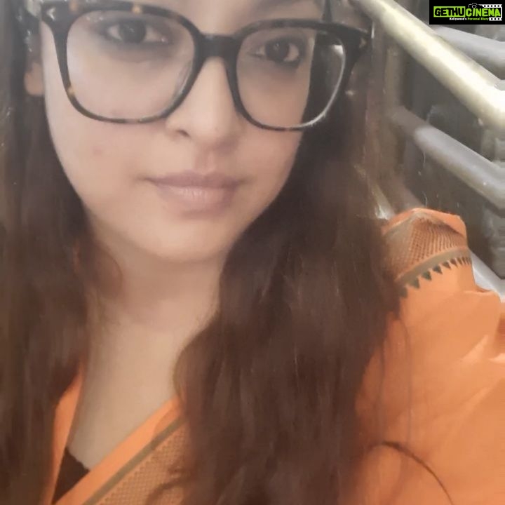 Tanushree Dutta Instagram - Look what one tiny brush with death can do!! Sadhvi look suits me...First time staying over at Ujjain..chilling like a local..Feeling at home. Going to temples everyday, praying & meditating right at one of the hotbeds of Hindu spirituality...I'm like a kid in a candy shop lol...This is a dream come true!! Aaj subah khayal aaya ki ab toh main yahan se siddh hokar hi nikloongi..Film narrations yahan aakar do mujhe...Project meetings bhi yahi karo...if possible shoot bhi yahin..He he😋🤭😍 I'm staying put with the King of Ujjain...till I get the command to leave!