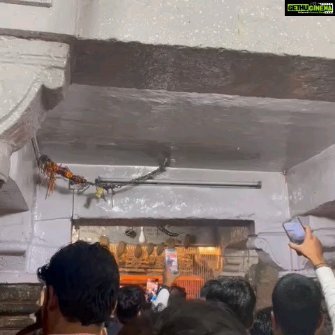 Tanushree Dutta Instagram - Tonights Ujjain temple visits...Kaal Bhairav, Baglamukhi & another very powerfull Bhairavnath temple at midnight..All next to cremation grounds & rivers.. ...I felt so peacefull & awesome that I literally wanted to go to sleep in that spooky veerana & sunsaan place! It's well known here that all kinds of things, spirits & stuff roam at these places but It's not bothering me at all...I felt so at home & at ease that I might go alone someday to do some deep/ sleep meditation through the night!! Only issue is mosquitos...too many mosquitos.