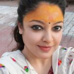 Tanushree Dutta Instagram - Today was an adventurous day!! But finally did make it to Mahakaal darshan..Freak accident on my way to temple...brake fail crash.. . Got away with just a few stitches...Jai Shree Mahakaal!