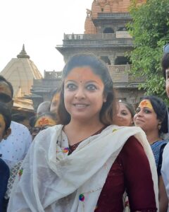 Tanushree Dutta Instagram - Today was an adventurous day!! But finally did make it to Mahakaal darshan..Freak accident on my way to temple...brake fail crash.. . Got away with just a few stitches...Jai Shree Mahakaal!