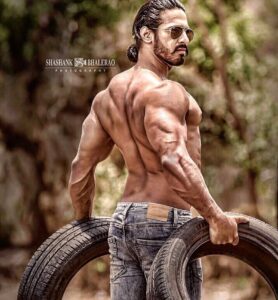 Thakur Anoop Singh Instagram - Celebrating the hard work of labours! 

HAPPY LABOUR DAY!