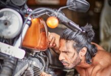 Thakur Anoop Singh Instagram - Celebrating the hard work of labours! HAPPY LABOUR DAY!
