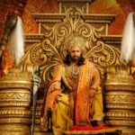 Thakur Anoop Singh Instagram - Singhasan par baithne ki aisi aadat padi, ki mahabharat khatam hone ke baad bhi apni kursi nahi chhodpaaye!! 😀 #Throwback #Mahabharat