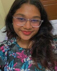 Vanitha Vijayakumar Instagram - To all who kept asking for my #arisimootai jaya …wish her all a happy birthday… she’s turning 13 today and needs all your love and blessings as she is becoming a teenager… my youngest born baby and smart pretty daughter… live u loads as always and more.. missing you in goa … shooting calls so am unable to travel … waiting to c u soon this month end ❤️💋she is wearing@vanithavijaykumarstyling btw Goa