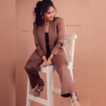 Venba Instagram - 🤩🥰🤎 ...... 📷 : @flashbaack_photo Mua : @makeoverbyharinii Hair : @make_over_by_mega Outfit : @haja_abdul_nawaz Studio : @fox8studio #love #cute #instalike #instamood #followforfollowback #followme #viral #pinterest #love #style #swag #heroine #cool #tamilcinema #chennai #instagram #likeforlike #likeforfollow #smart #smile