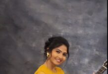 Venba Instagram - Chand baaliyan ✌😍❤ Video shot by : @flashbaack_photo Mua : @makeoverbyharinii Hair : @make_over_by_mega Studio : @fox8studio #chandbaliyan #reels #reelsitfeelsit #reelsinstagram #reelskarofeelkaro #trending #trendingreels #trendingsongs #trend #music #love