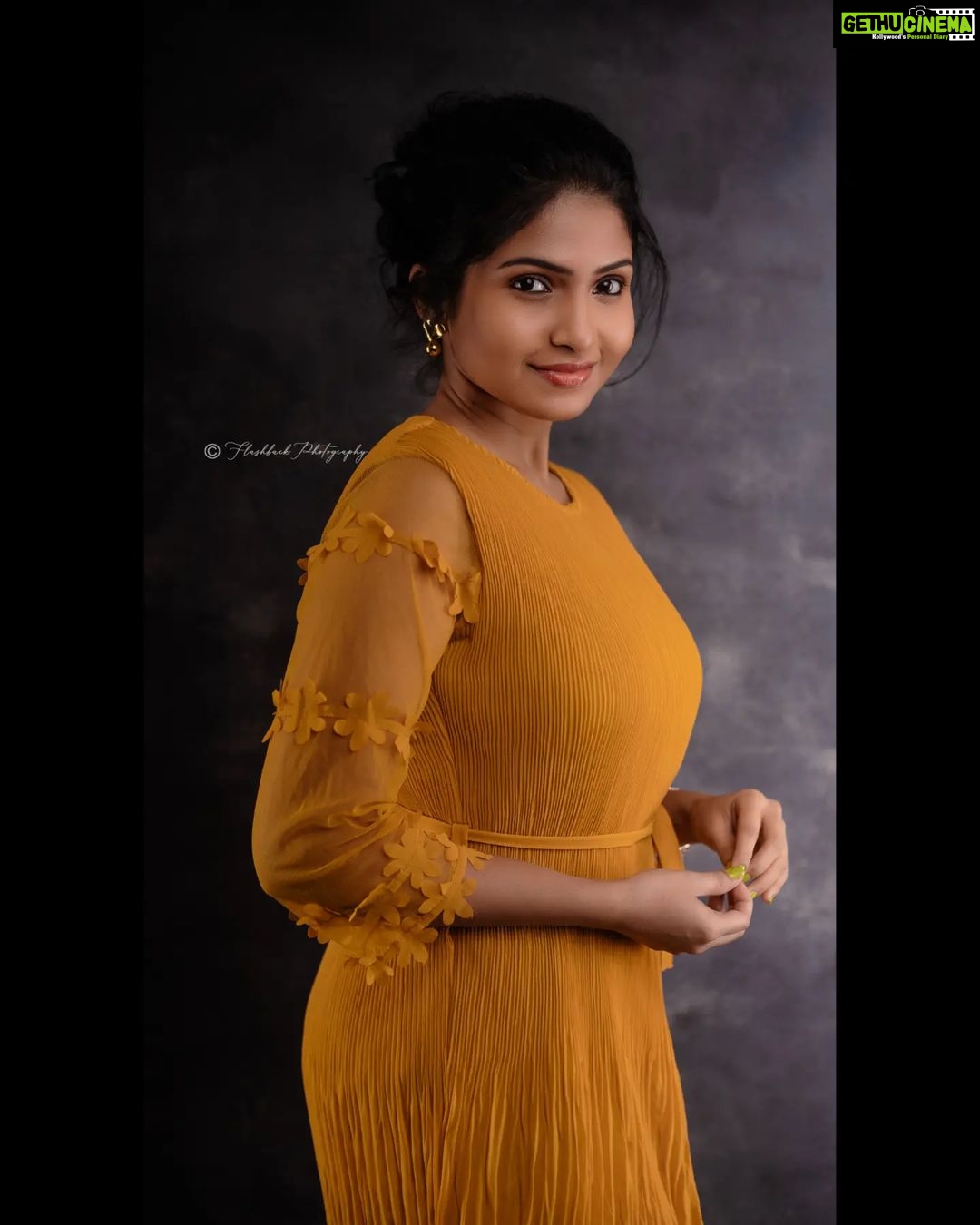 Venba Instagram - ❣️❣️❣️ Outfit : @svfashions_ ✌❤😍 📷 : @flashbaack_photo Mua : @makeoverbyharinii Hair : @make_over_by_mega Studio : @fox8studio #love #cute #instalike #instamood #followforfollowback #followme #viral #pinterest #love #style #swag #heroine #cool #tamilcinema #chennai #instagram #likeforlike #likeforfollow #smart #smile