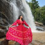 Vidhya Instagram - In tune with nature..quiet and still..love and joy🤍 #semfioraa 📸 @imichael.1 @drsri23 @sridhar.sridevi @venkateswaranpazhani @suluhairstylist @vasanth_daniel_osbern_ @mromeymaliakkal