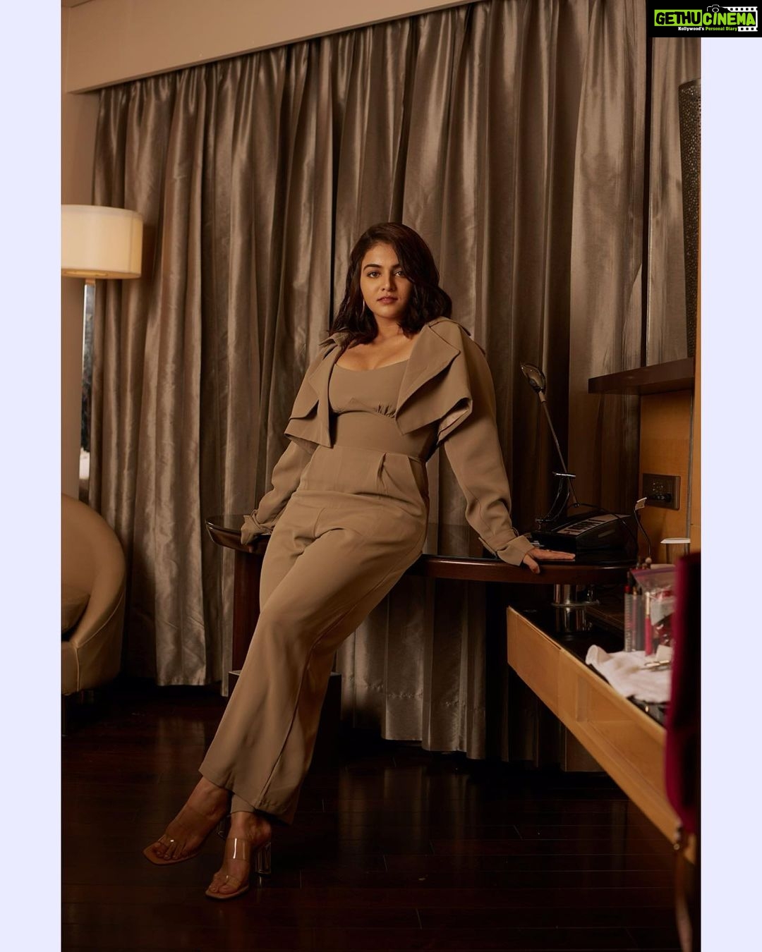 Wamiqa Gabbi Instagram - The one you are looking for is you 🤍 #Osho Outfit - @twirl_around_world Earrings - @the_bling_girll Rings - @the_bling_girll @twylatreasures Styled by - @twofoldstyles Make up by - @beautybyradhika Hair by - @sunitanadkar_hairstylist Shot by - @mayurnarangikar