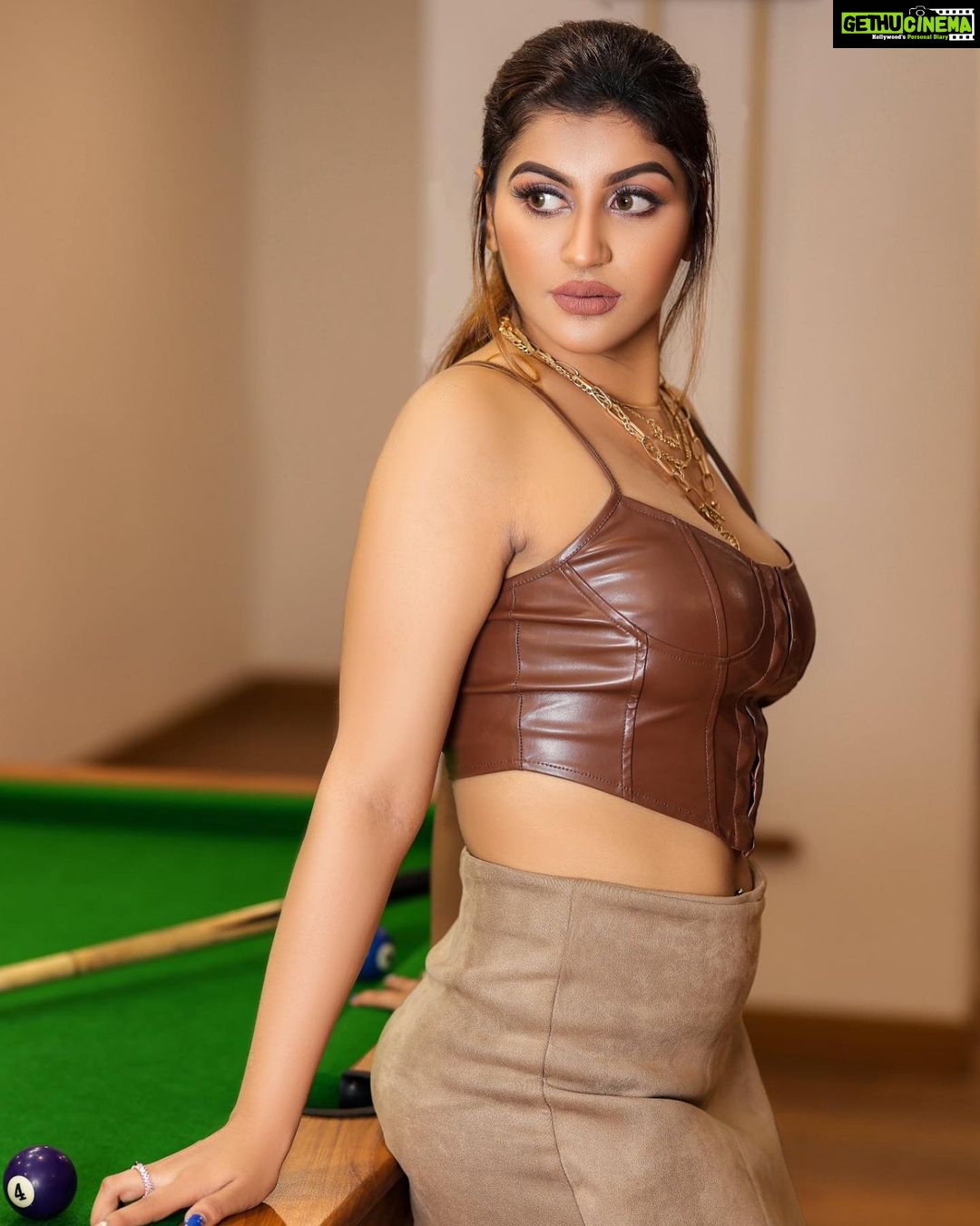 Yaashika Aanand Instagram - Let’s play snooker 🎱? . #yash #yashikaannand