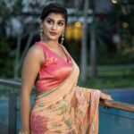 Yaashika Aanand Instagram - Hello frennnss🤗 📸 @crackjackphotography 💄 @pavihairandmakeup Styling @paviiiee_08 Wearing @suhanyalingamdesign
