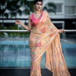 Yaashika Aanand Instagram - When you’re full of love 💕 It confuses people who are full of shit. 📸 @crackjackphotography 💄 @pavihairandmakeup Styling @paviiiee_08 Wearing @suhanyalingamdesign Jewellery @konikajewellery #swipeleft #explore