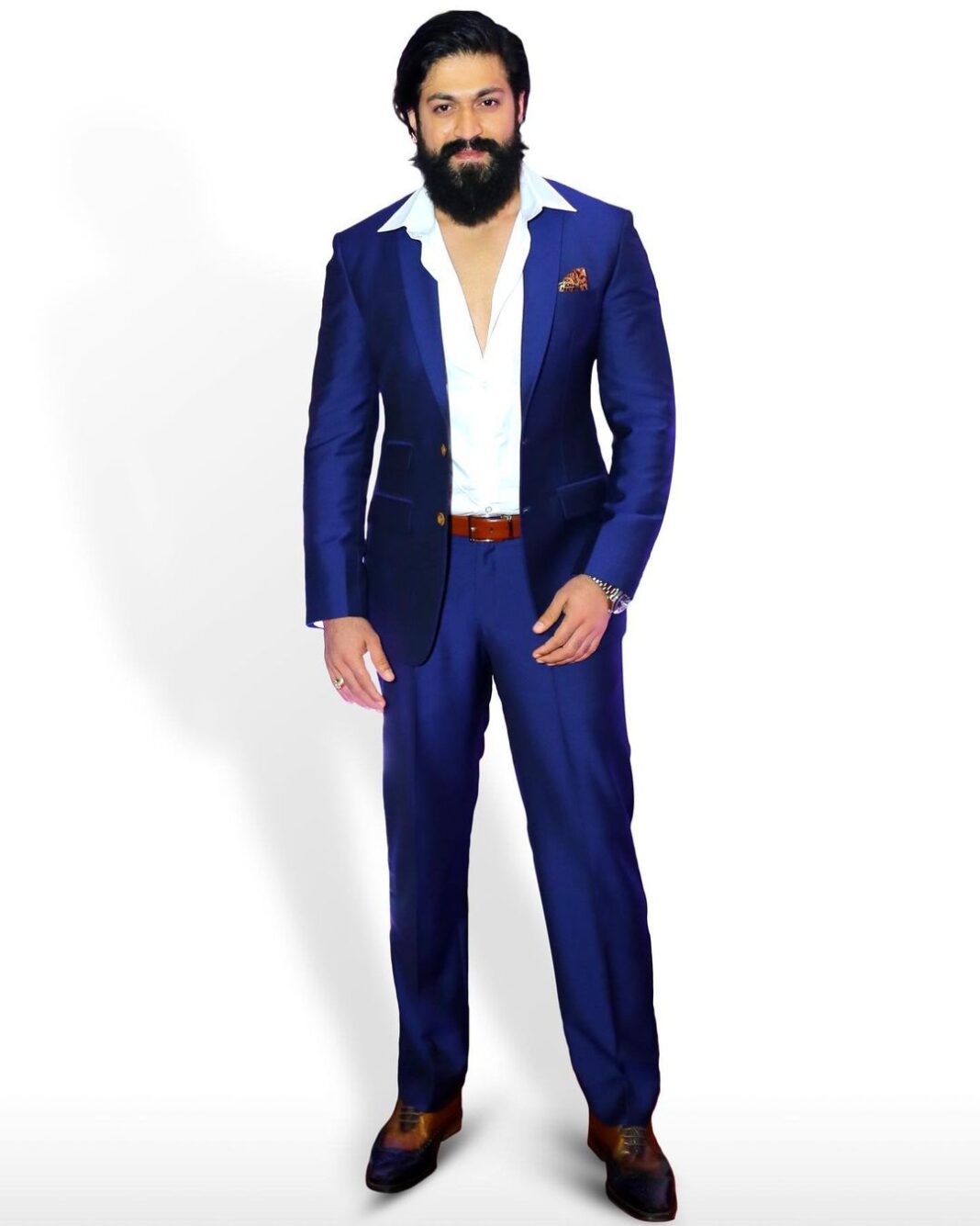 Yash Instagram - Been reading all your messages guys. There were a lot to go through. So much love. Humbled! A lot of you asked me about my style. My style is a part of my personality, my attitude. My style is a part of me. Big shout out to @saniyasardhariya for putting it together for me. #TheNameIsYash