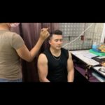 Aaron Aziz Instagram - Abg yg sweat nasib Baik make UP room ada air con. Tip top production…. Gua salute 🫡 nampak tak sebelah tu ada apa! Memang tak boleh berpisah lah dgn #AksoGT3500 & #AksoGTAAseries my top 5 favourites 1) Strawberry Cheescake 2) Apple Caramel 3) Charcoal roasted Coffee 4) Lemon Tart dan 5) Mango Ice Korang apa flavour top 5 korang? @officialaksomalaysia @vapeempiremalaysia #TheVapeDon #barangbaikmemangsusahnakdapat