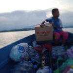Aaron Aziz Instagram - Rawatan antiretroviral membolehkan orang yang hidup dengan HIV menjalani kehidupan yang sihat dan sempurna, namun sukar diakses oleh mereka yang kurang berkemampuan. Program MAF-Sunway Sarawak SHAPE menyediakan bantuan subsidi perjalanan kepada mereka yang memerlukan dan tinggal di kawasan terpencil untuk mengakses rawatan antiretroviral di Hospital yang agak jauh dari tempat tinggal mereka. Bantu kami di Yayasan AIDS Malaysia supaya kami dapat membantu lebih ramai lagi yang memerlukan. Sumbangan anda boleh di buat menerusi lama web @myaidsfoundation / @malaysianaidsfoundation : https://maf.org.my/V2/donation/ Link on my bio 🙏🏽 @jasminjalil.jj