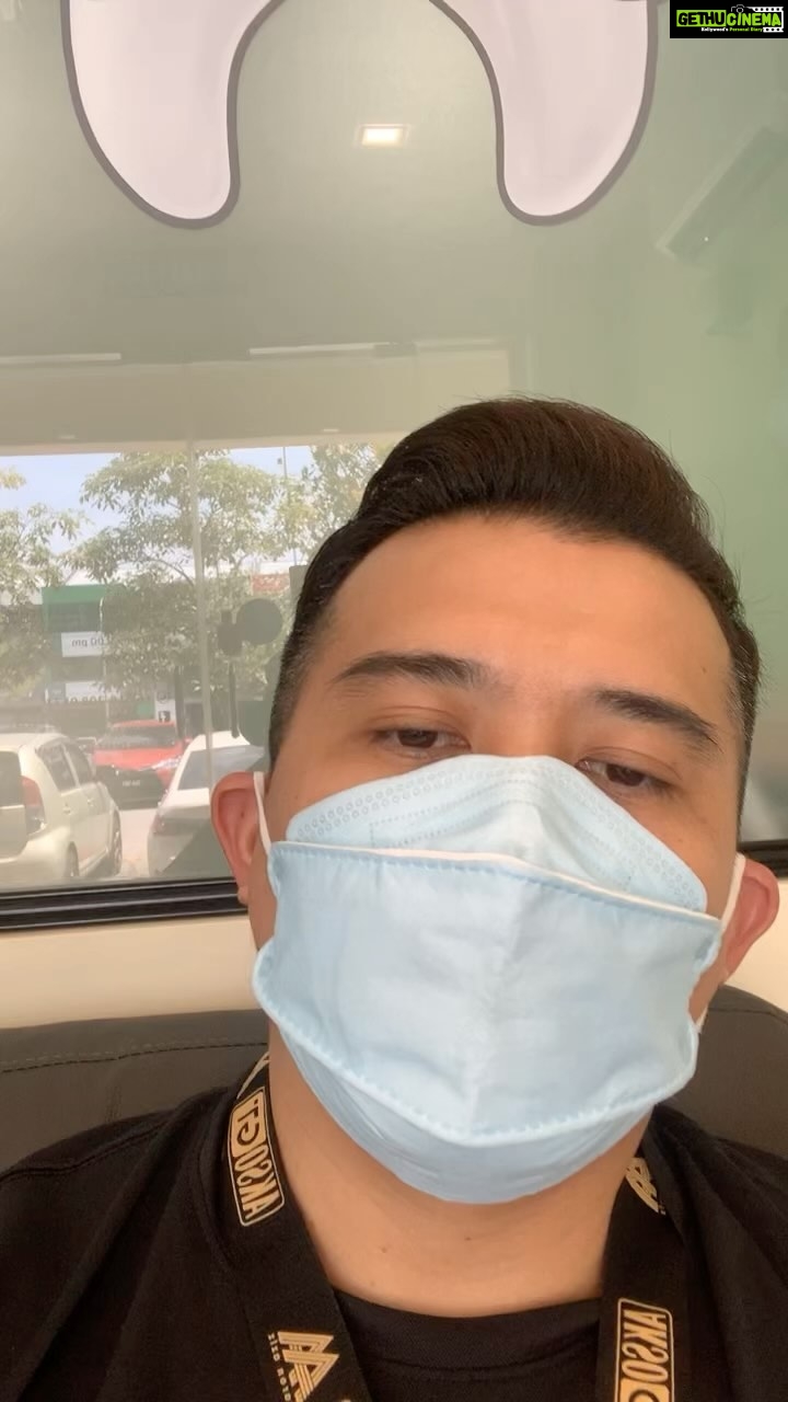 Aaron Aziz Instagram - Stuntman tak sengaja so Tiada Siapa nak di salahkan. Saje je nak share kat korang muka buruk saya bogeh “ Tapi yg penting masih stylo Kalau ada #AksoGT3500 & #AksoGTAAseries @officialaksomalaysia #TheVapedon
