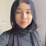 Aaron Aziz Instagram - Nasib Baik pat perkataan tak sopan dia tak lip sync kalau tak Memang dah kena hempuk dgn Daddy kesayangaan dia….but my sunshine @dwiarianaaaron nailed that swag. @wearehombremy @officialaksomalaysia #AksoGT3500 #AksoAAseries #TheVapeDon #Bali #aaronazizfamily #aaronaziz