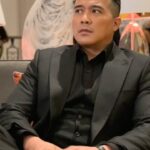 Aaron Aziz Instagram - Masih berkerja dan terus berkerja. Bismillah permudahkan segala urusan kami…. Korang nantikan filem ini ok… lain daripada Yg lain. Vape Don wearing the One and only @lordstailor as always @kennylords #thevapedon