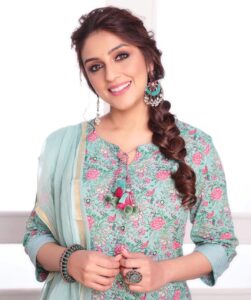 Aarti Chhabria Instagram - Loving my cotton indian wear in this summer heat! 💗💗 So comfortable and breathable.