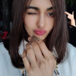 Adah Sharma Instagram – Moth se darr nahi lagta 
#AdahKaKeeda meet जान 🦋🐛
.
.
.
.
#100YearsOfAdahSharma #adahsharma #moths #mothsofinstagram #mothsmatter
P.S. swipe to see जान doing this 😛
Also new movie , new look… Jaan isn’t part of the film…just came to visit us on set ❤️
.
.
.
.
P.S.part 2 : if u photobomb my pics (even if it’s a mistake)…