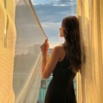 Aditi Arya Instagram - Always thought that ‘golden hour’ was overrated until this happened. Boston, Massachusetts