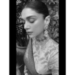 Aditi Rao Hydari Instagram - Wedding bus 🚌 🍟 🍸 🎵