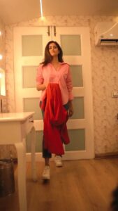 Aditi Sudhir Pohankar Instagram - This is how quickly I change, when there is a whole new character that you have to get into ! 
Any new character you guys would like to see me in ? Ya Bhumi hi acchi ahi 🙃 kyuki mai change ho rahi hai ! 
I would love to know ! 
Comment below guys ! 
.
.
.
📸 @viplove_abhyankar 
Social media manager- @air2mamba 
Stylist @alliaalrufai @worldofasra 
Assistant @yashasvi_mehlawat 
Make up @rekhapillairawat 
Hair @daksh_hairguru 
@netflix_in 
.
.
#aaditipohankar #she #bhumi #bhumika #insta #instafashion #instareels #instagood #instagram