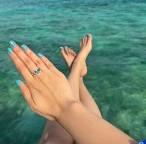 Ahana Kumar Instagram - Came back searching for a piece of my heart I left behind 2 years ago at this Paradise , also known as Maldives 🤍

Thankyou @pickyourtrail for oh so nicely getting me to the ethereal @hideawaybeachmaldives ✨

@linkinrepspvtltd #Pickyourtrail #UnwrapTheWorld #LetsPYT
#hideaway #maldiveshideaway #hideawaybeachmaldives
#myhideaway #LinkinReps #Maldives #vacation

💙✨🤍