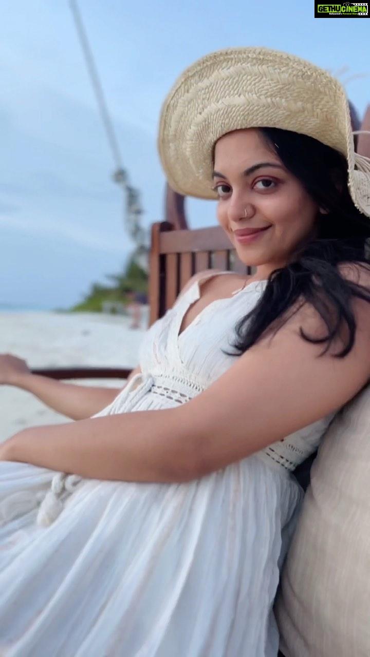 Ahana Kumar Instagram - All in the blink of an eye .. 🌊☀️🌈 @pickyourtrail @hideawaybeachmaldives @linkinrepspvtltd 🦋 #Pickyourtrail #UnwrapTheWorld #LetsPYT #hideaway #maldiveshideaway #hideawaybeachmaldives #myhideaway #LinkinReps #Maldives #vacation 🌴✨